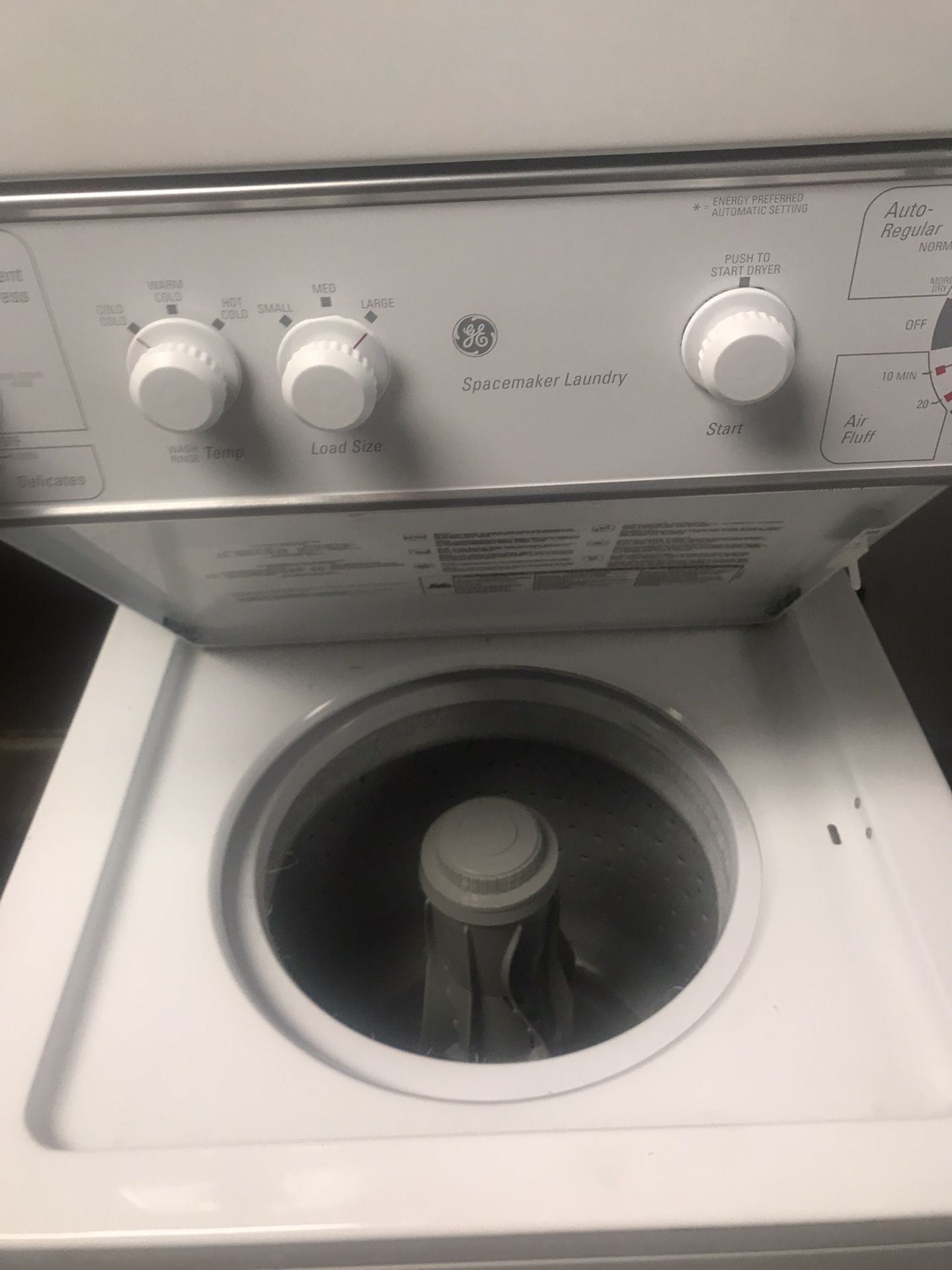 Apt Size Whirlpool 24 Inch Laundry Center Washer /Dryer gas