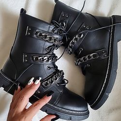 Just  In Black  In the city boots Thumbnail