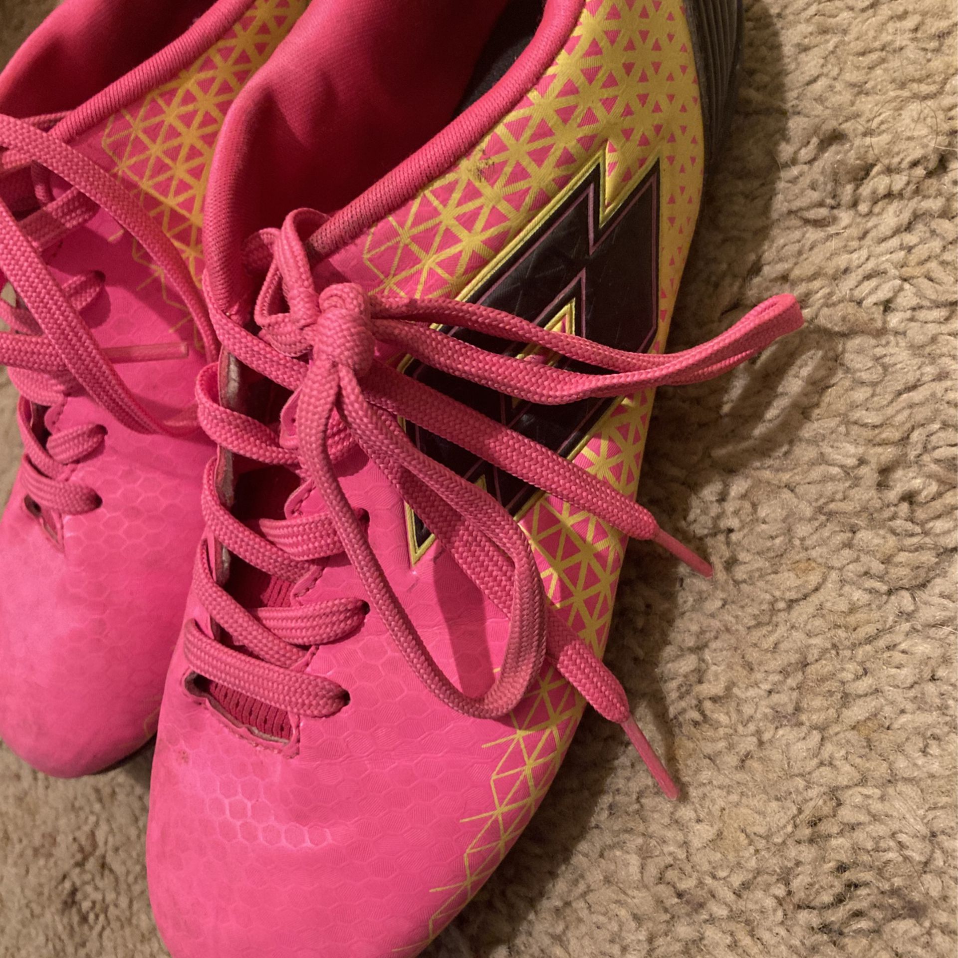 Girl Cleats Size 3.5