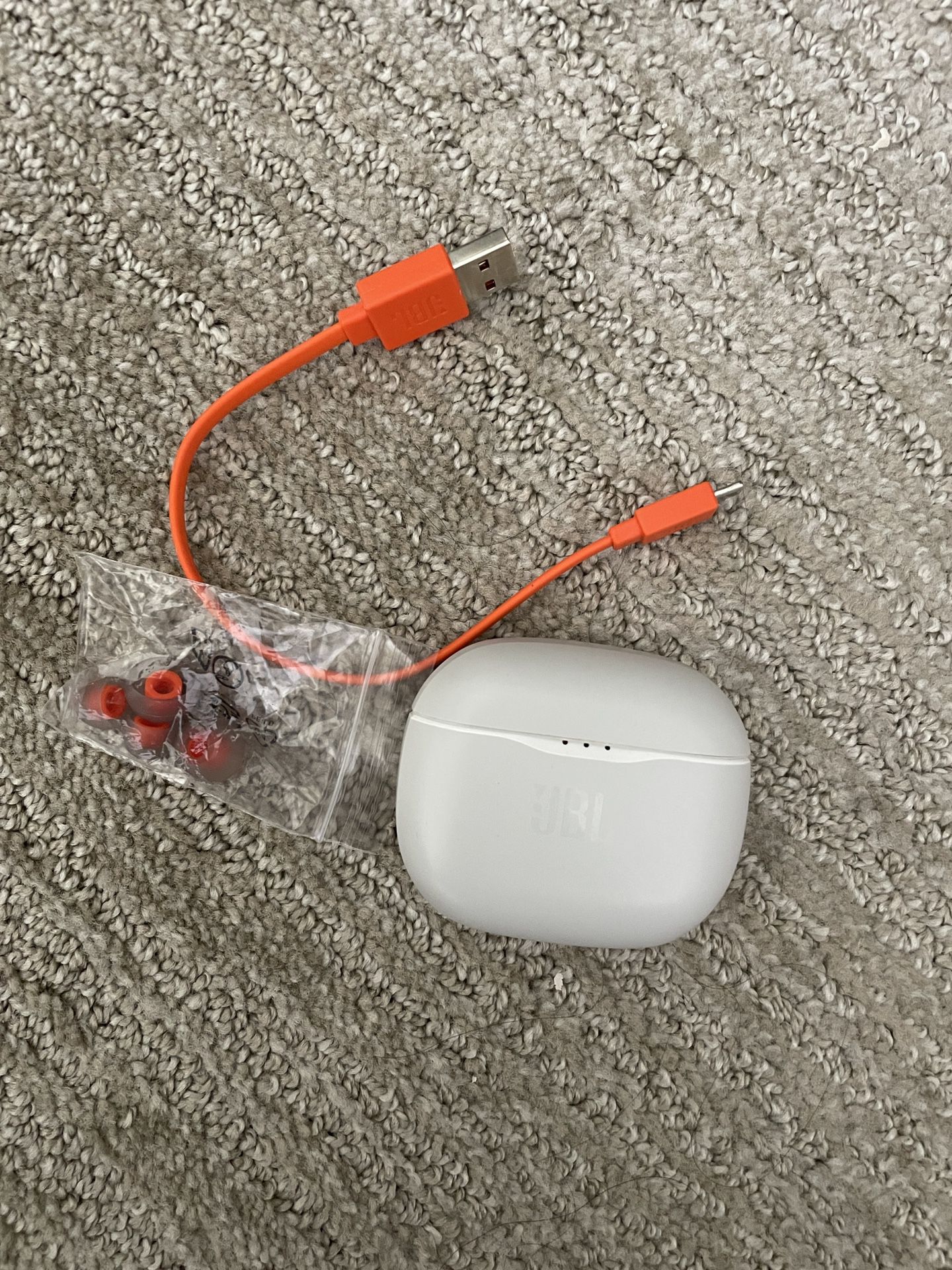 JBL Wireless Earbuds With Accessories 