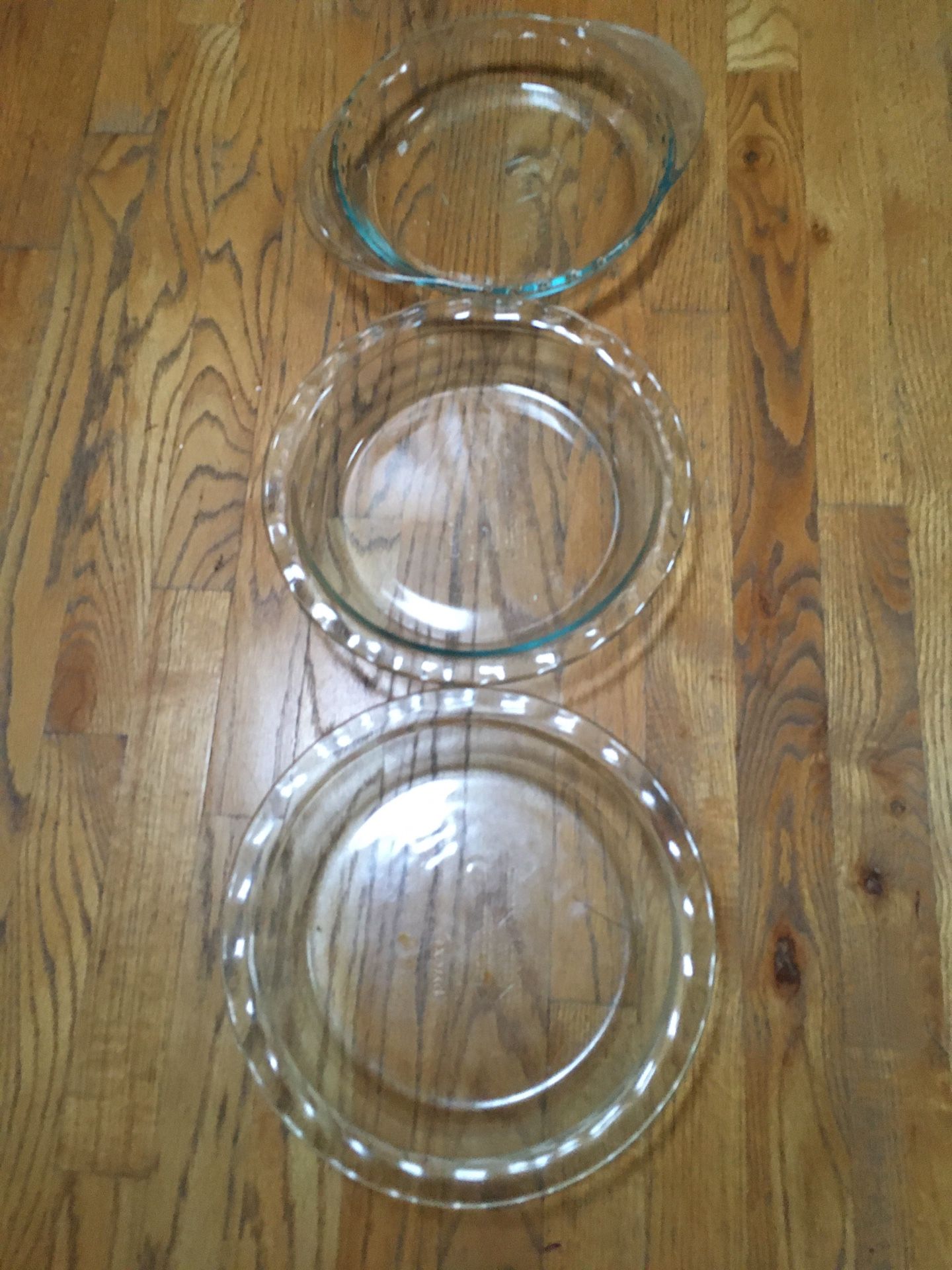 Pyrex pie dishes 9.5 inch