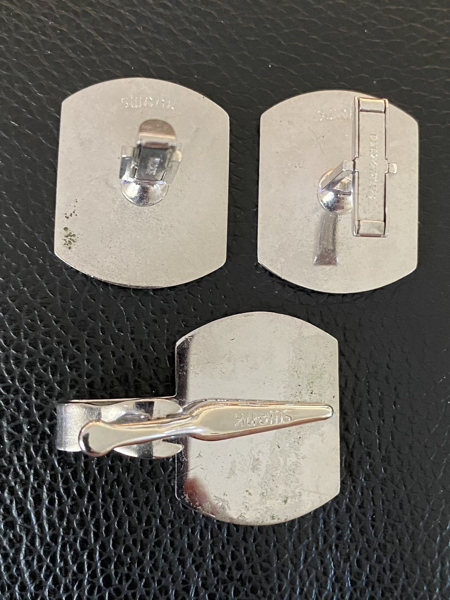 -B Monogram OLD ENGLISH FONT Initial Letter Vintage SWANK Cuff Links & Tie Tack