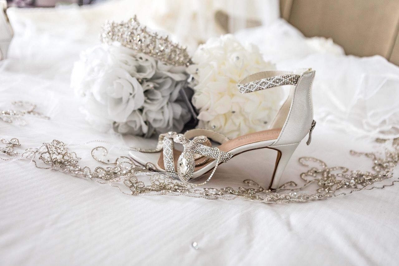 Wedding Dress With Accessories For Sale