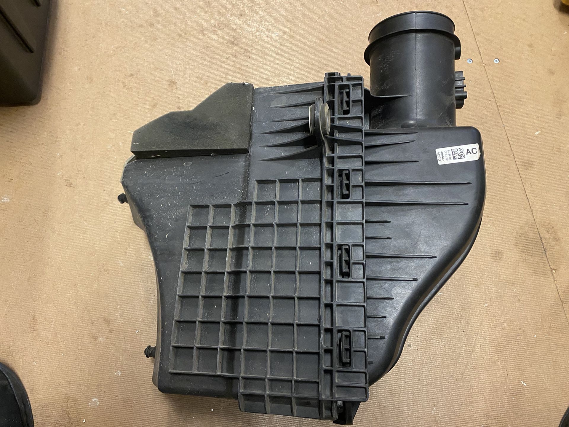 2013 Ford F-250 SuperDuty 6.7L Air Filter Housing