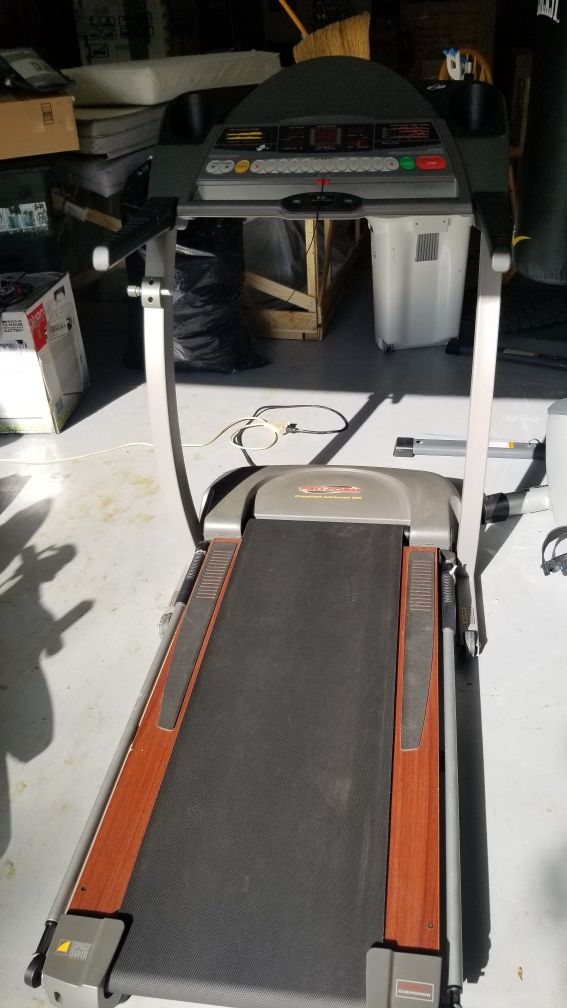 ProForm CrossWalk Advanced 525x Treadmill for Sale in VLG WELLINGTN
