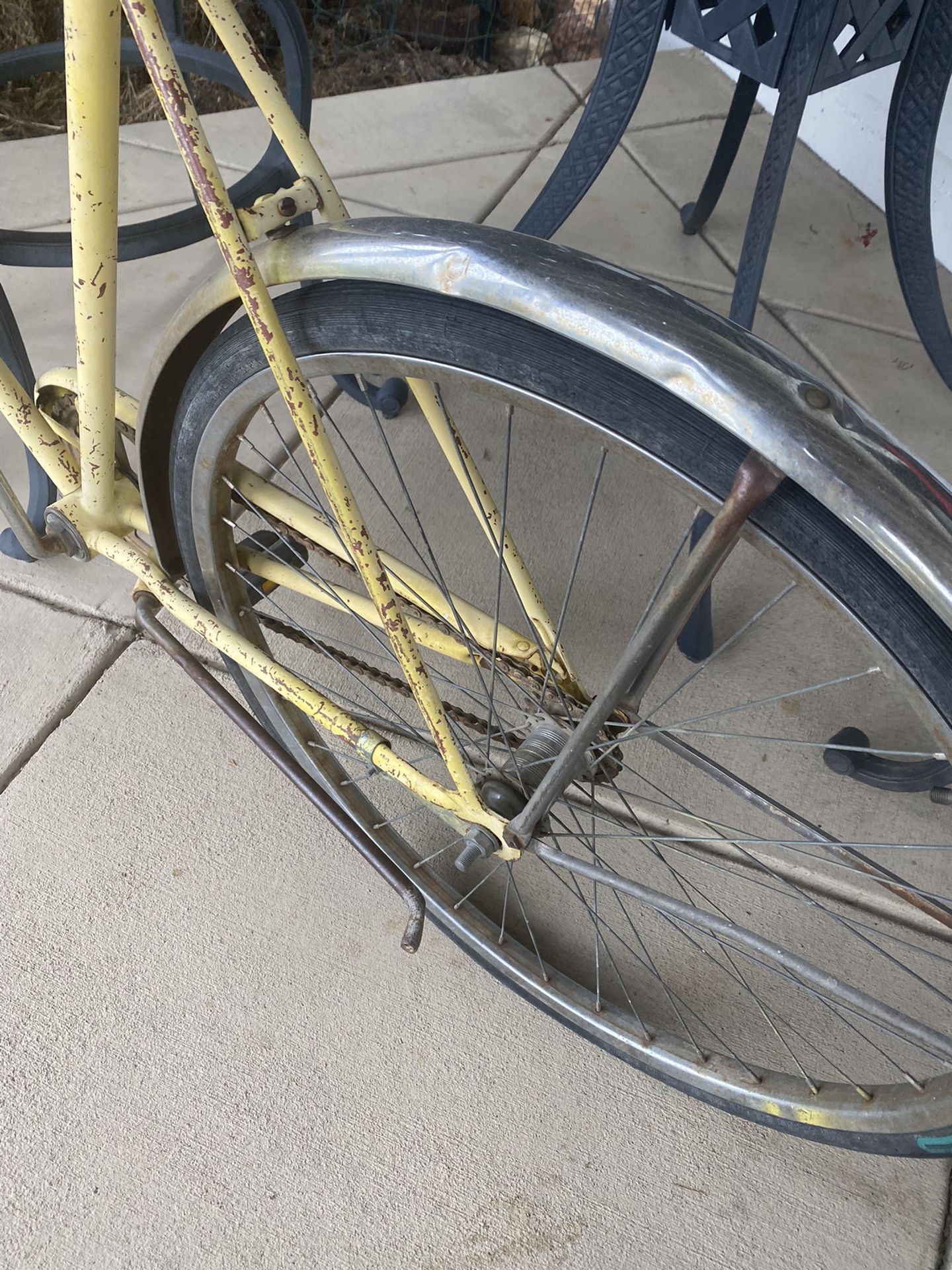 Vintage Yellow Schwinn bike