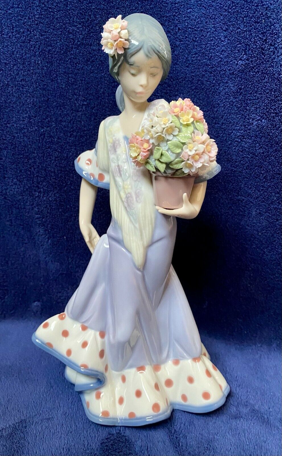 Lladro Flor Maria Item # 5490 RETIRED Mint cond w/ box RARE