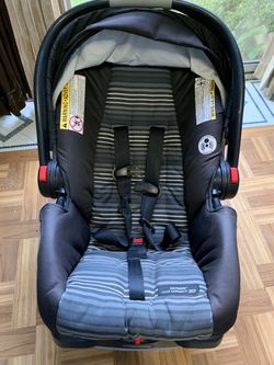 Graco Car seat With Base Thumbnail