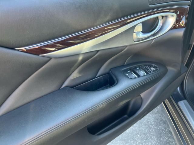 2012 INFINITI M37