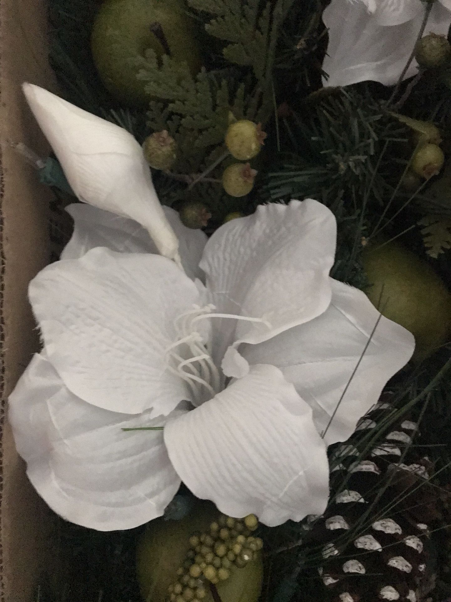 BethlehemLights Pre-lit 6' White Amaryllis Deluxe Christmas GreenGarland QVC NIB