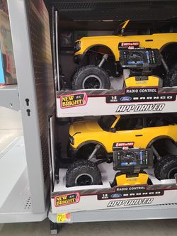 Brand New New Bright 1:18 Scale RC TRUCK Thumbnail