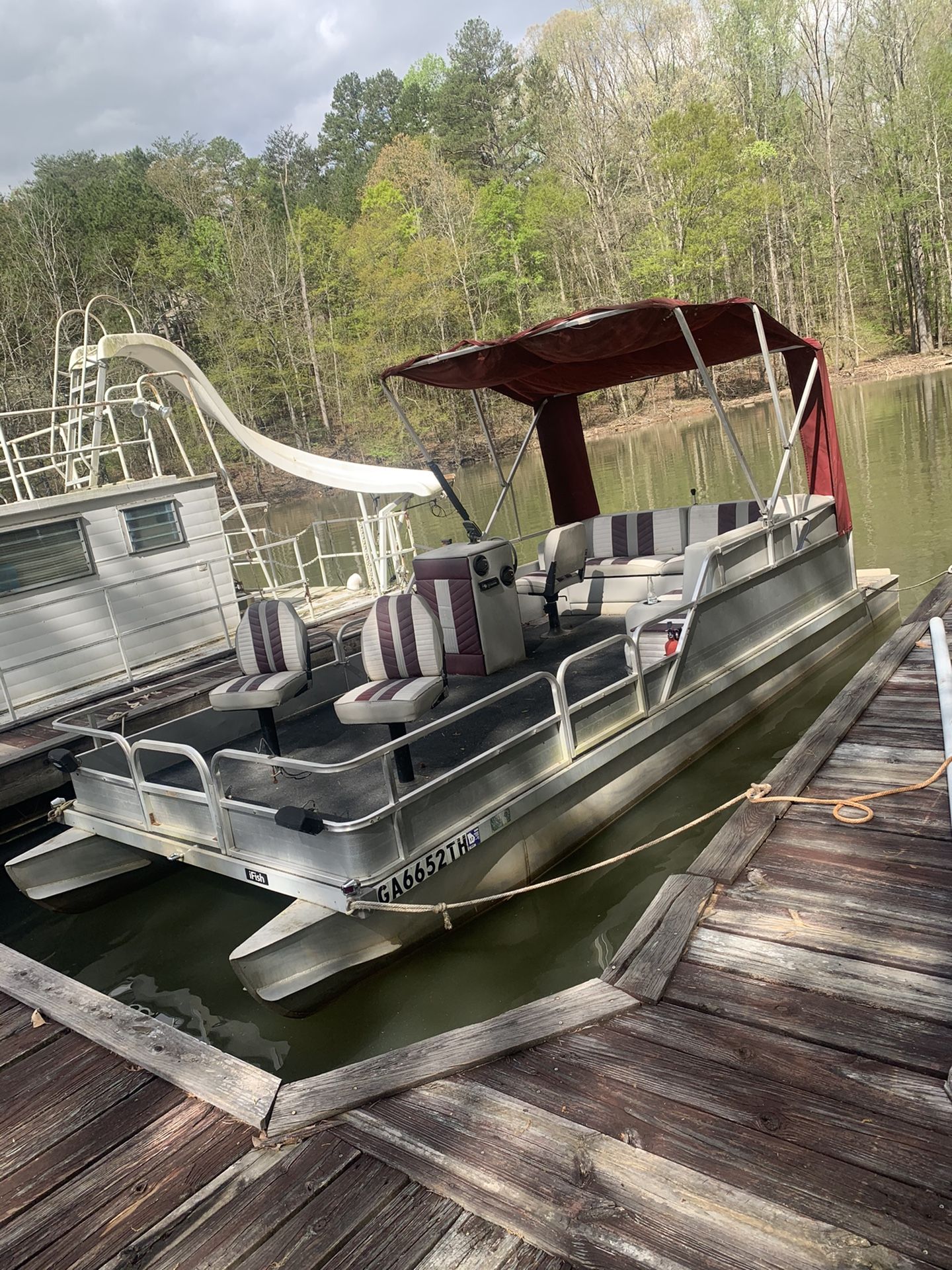 20ft landau pontoon 40hp Mariner for Sale in Central, SC - OfferUp