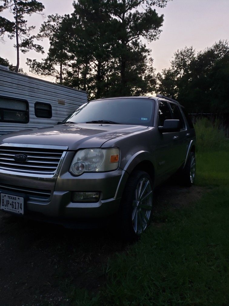 Ford Explorer