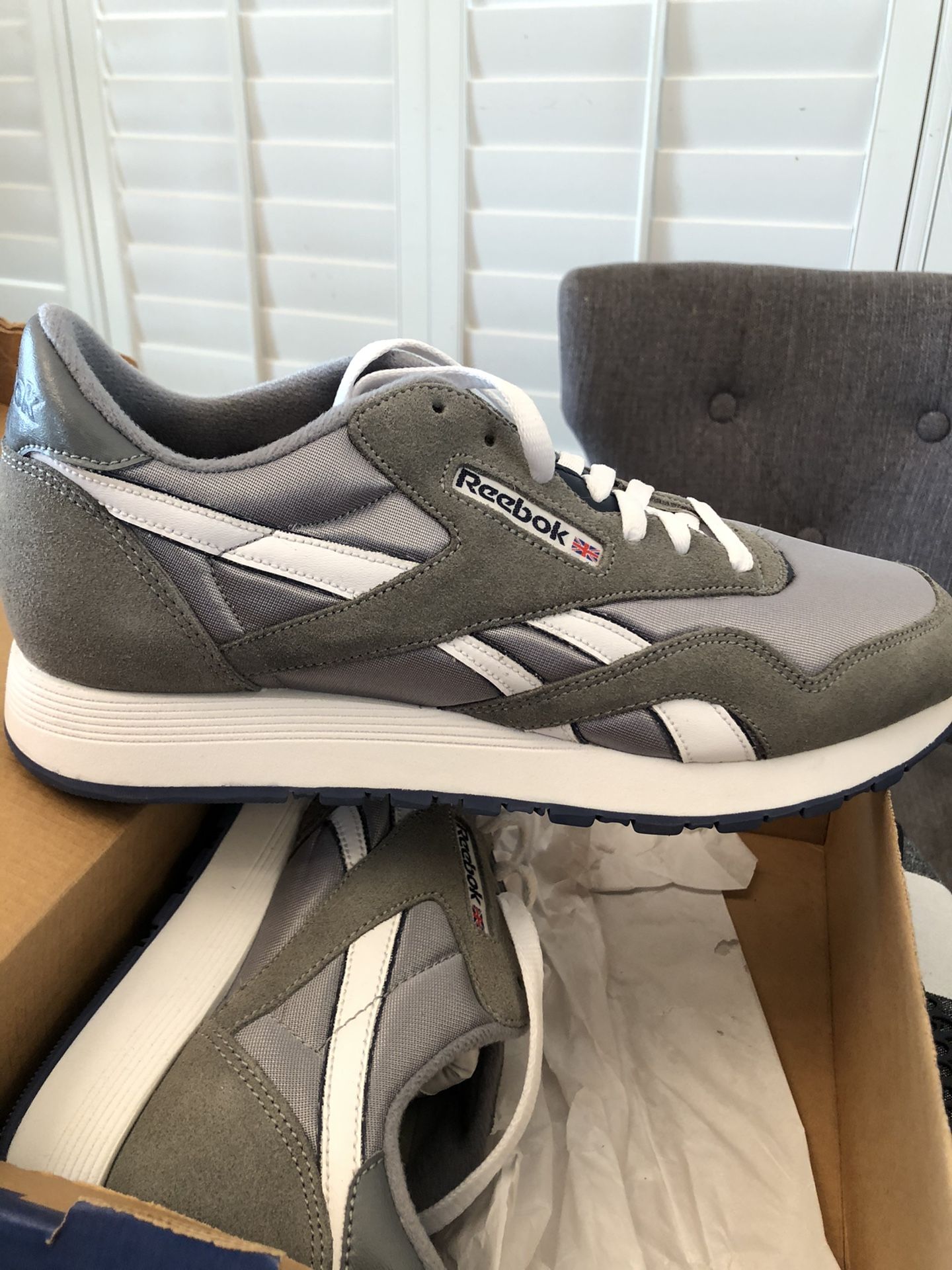 Reebok Classic Men’s Shoes Size 10.5 NEW