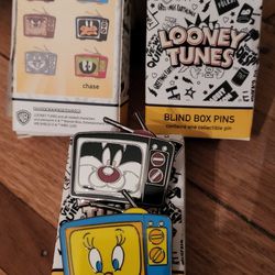 Looney Tunes Tweety Bird & Sylvester Pin Metal Blind Box Combo Set  Thumbnail