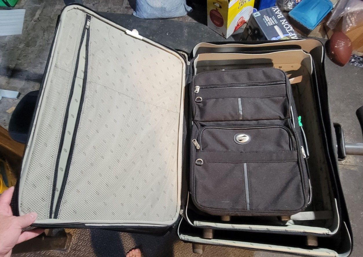 American Tourister 3 Piece Luggage