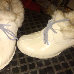 SPERRY IVORY  FAUX FUR LINED BOOTS -WOMEN'S SZ .7 Thumbnail