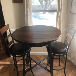 Bistro Table And Chairs Excellent Condition Thumbnail