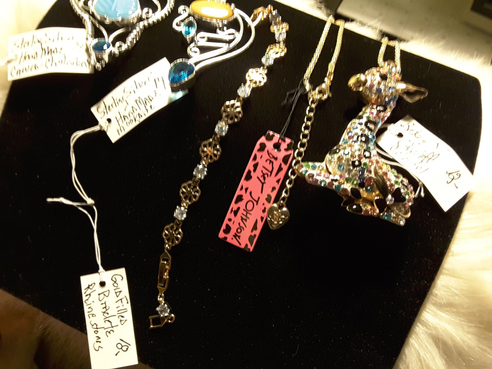 Necklace/Braclete & 2 Pendents 12$-18$