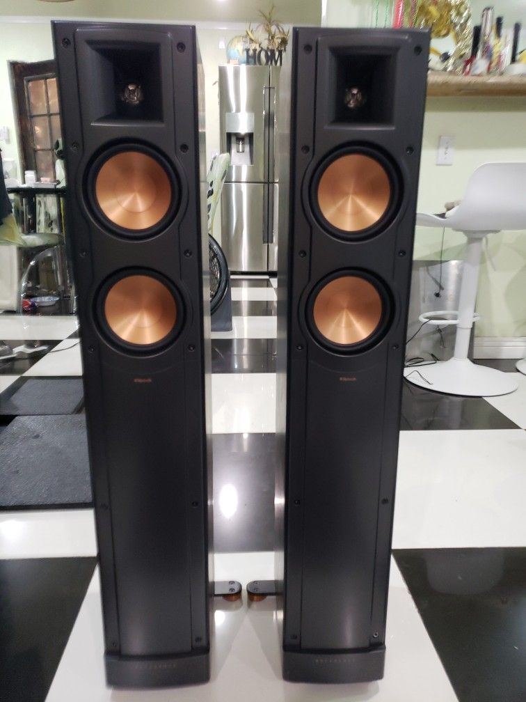 Klipsch RF 42 II 600 Watts Peak Pair Speakers Excellent Condition Perfectly Working Amazing Sound