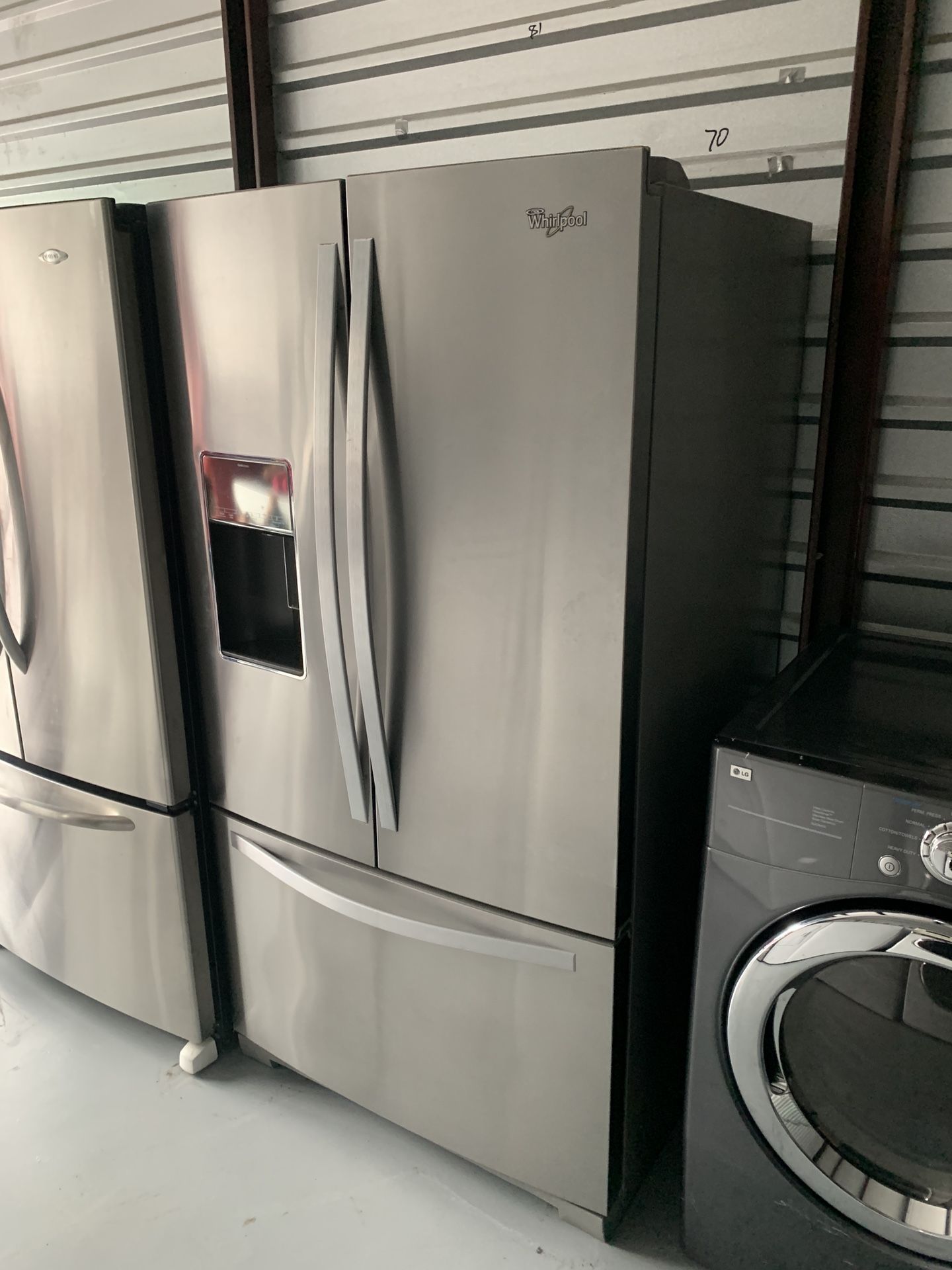 Whirlpool refrigerator Good Condition Everything Works Fine