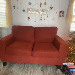Matching Couch And Loveseat Set / Must Go Today 12/29/21 Thumbnail