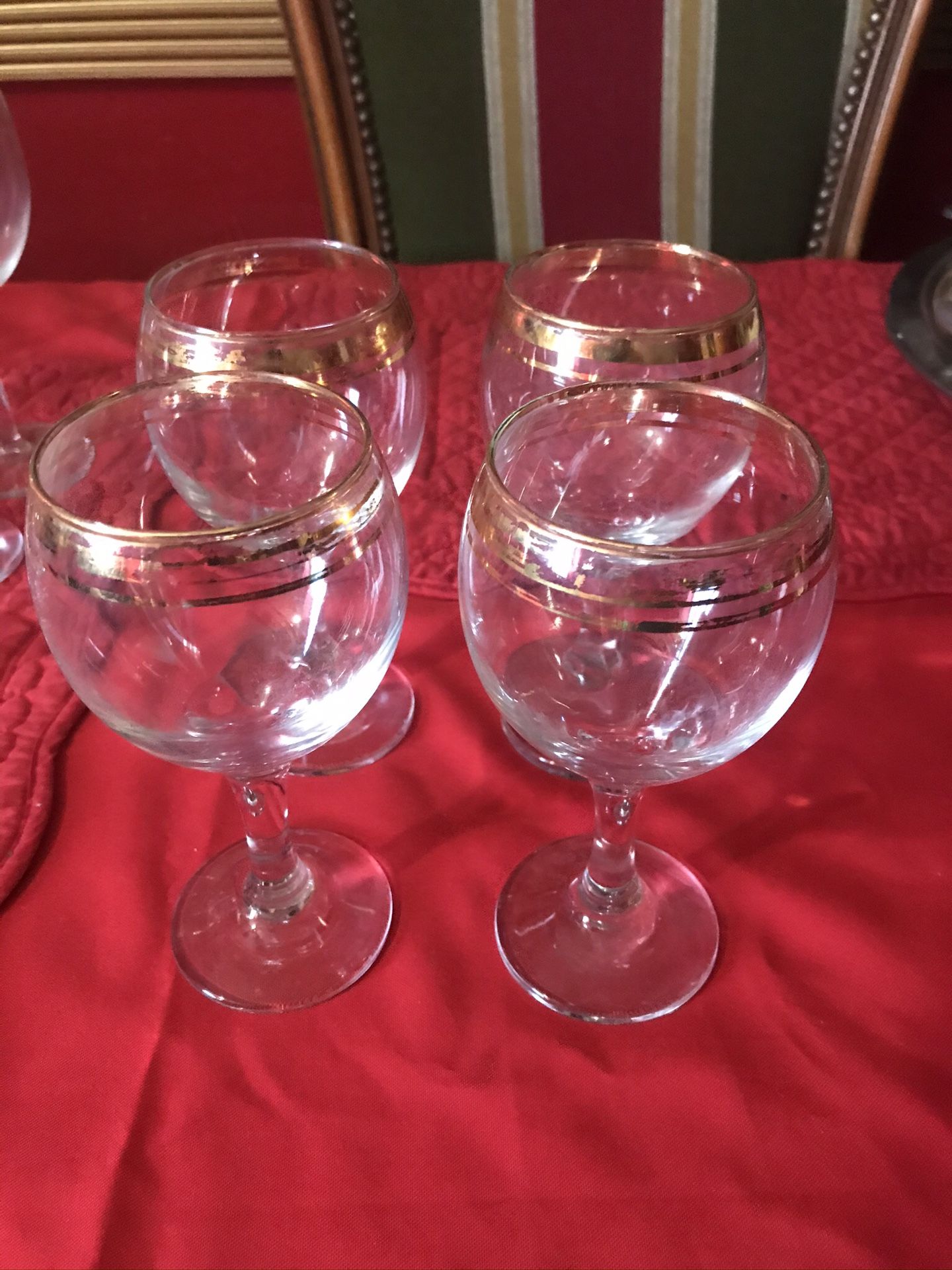 Glass wine carafe decanter bottle and 4 glasses