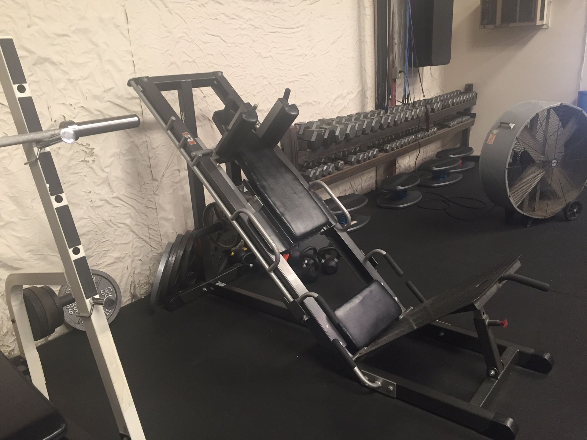 Hoist Leg Press/Hack Squat machine for Sale in Bakersfield, CA OfferUp