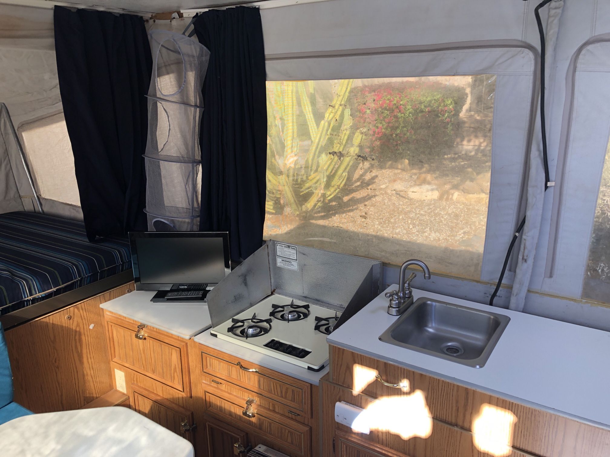 Jayco 1206 Pop Up Camper Trailer 1995 With Shower Toilet for Sale in