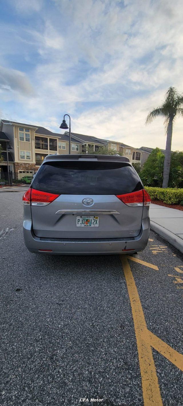 2013 Toyota Sienna