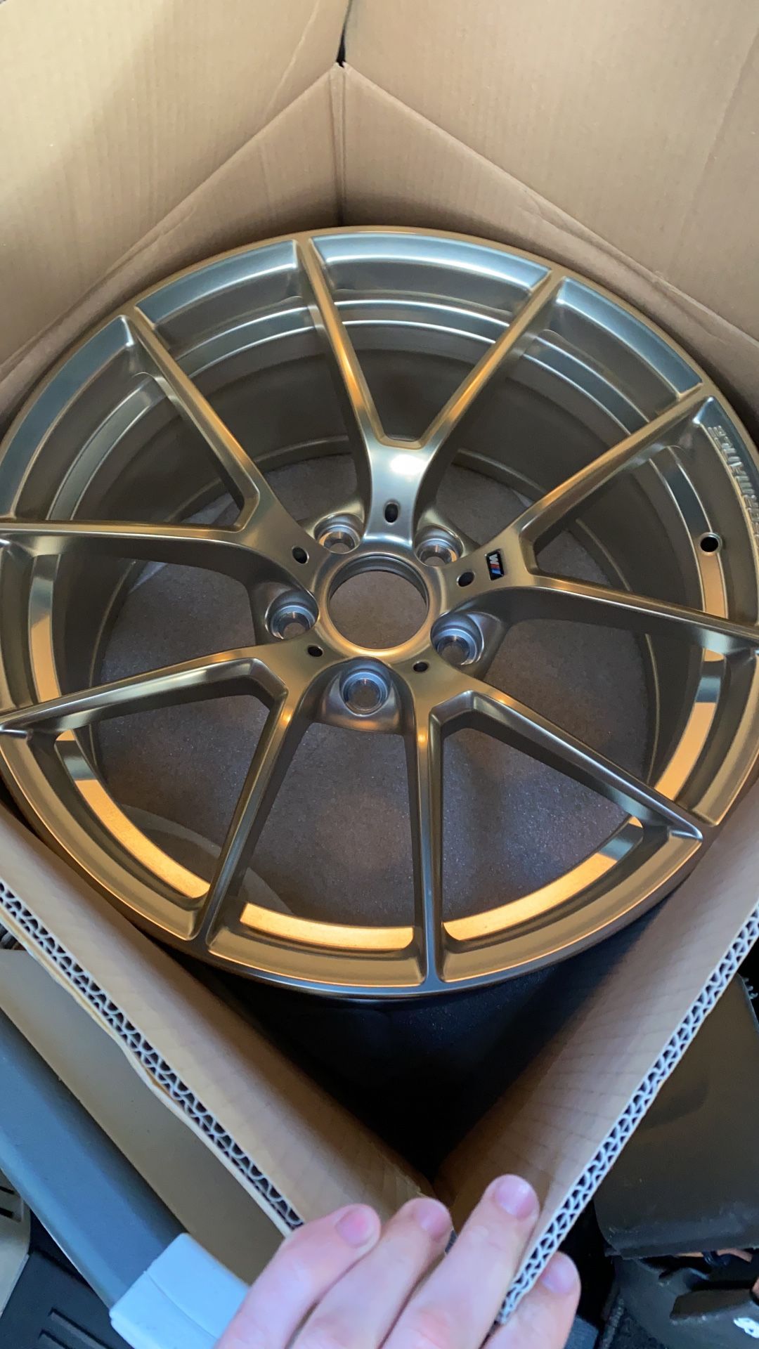 One 1x BMW OEM Frozen Gold 763m M2 M2CS Rear Wheel Rim 19x10