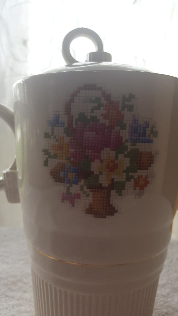 SALEM CHINA VICTORY COFFEE/TEA POT