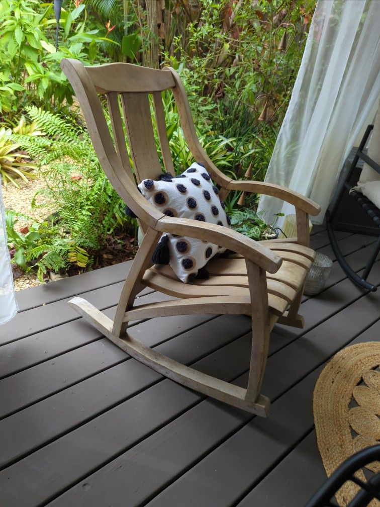 Solid Wood Rocking Chair