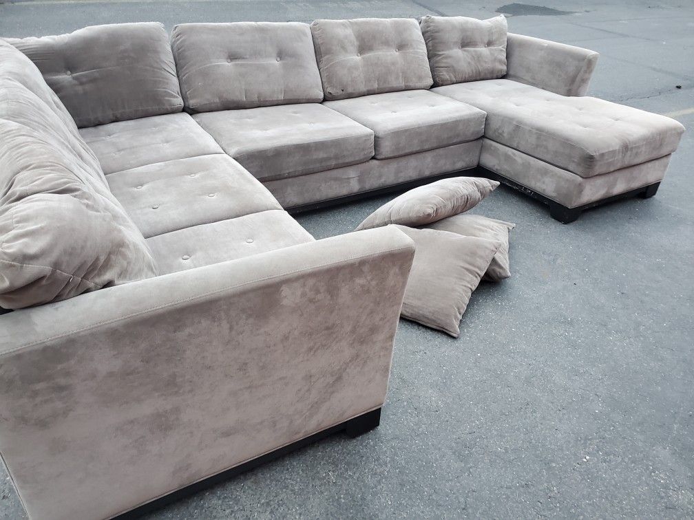 Sectional Couch With Delivery