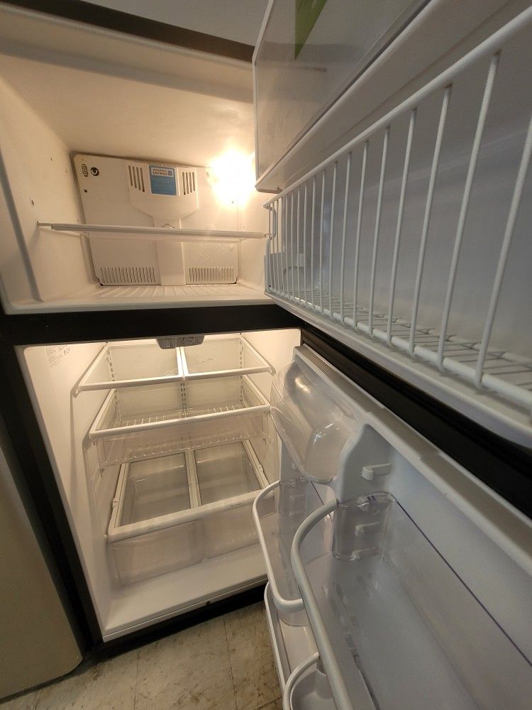 Frigidaire Top Freezer Refrigerator Used Good Condition With 90day's Warranty