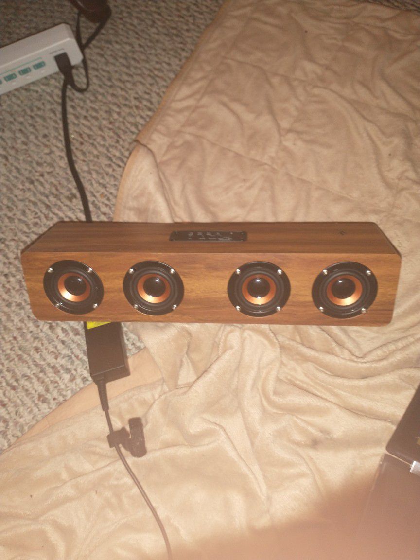 Retro Wood Finish,  4 Tweakers , Subwoofer ,Speaker Line ,Aux And SD Reader, Bluetooth Speaker Ive Never Met A Device That Could Not Conne