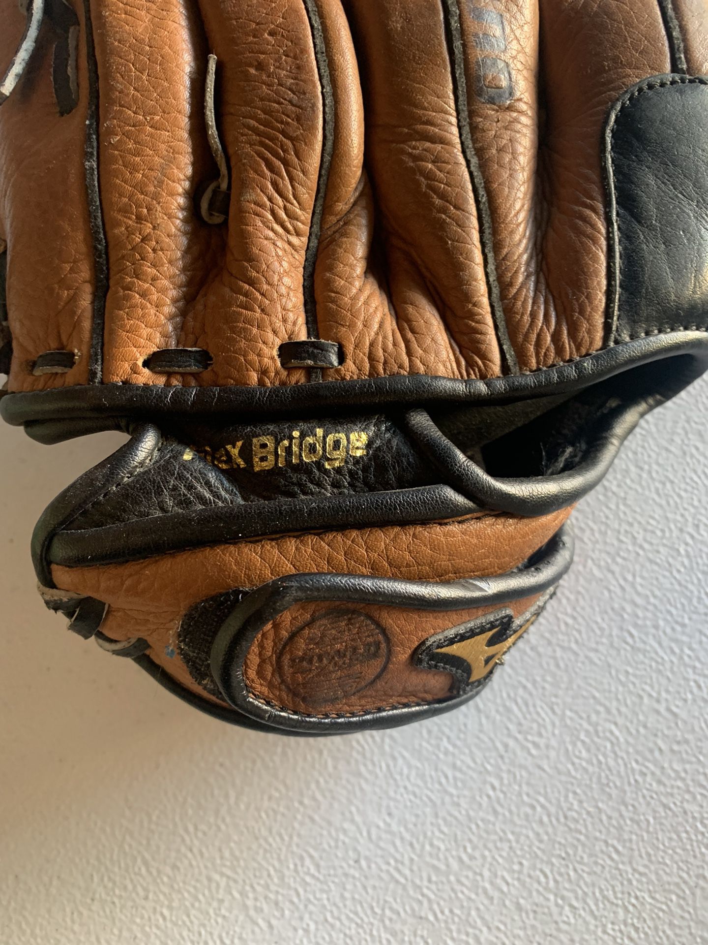 Mizuno Baseball Glove 11.75 Inches 