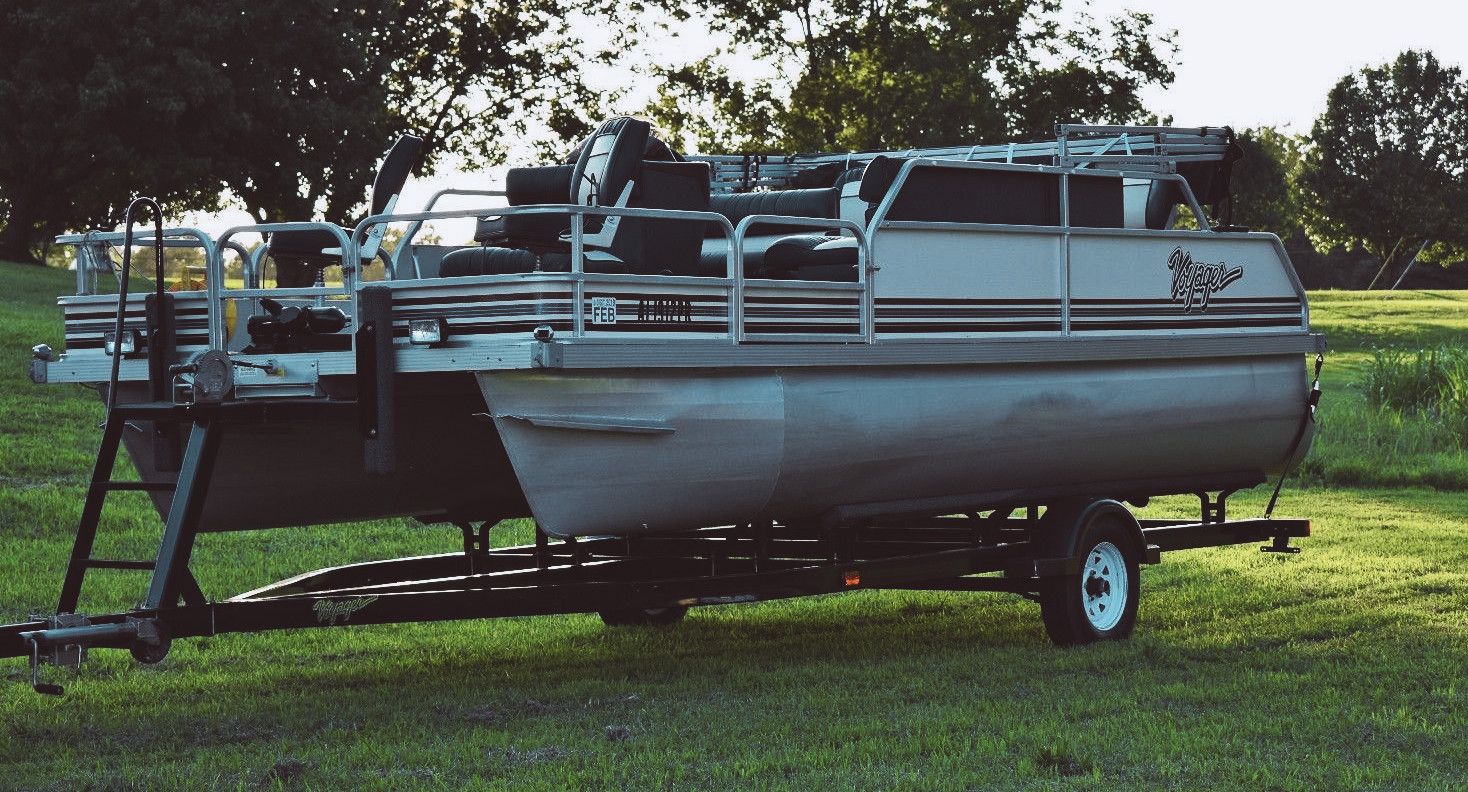 2002 Voyager SPORT Pontoon Boat 18FT