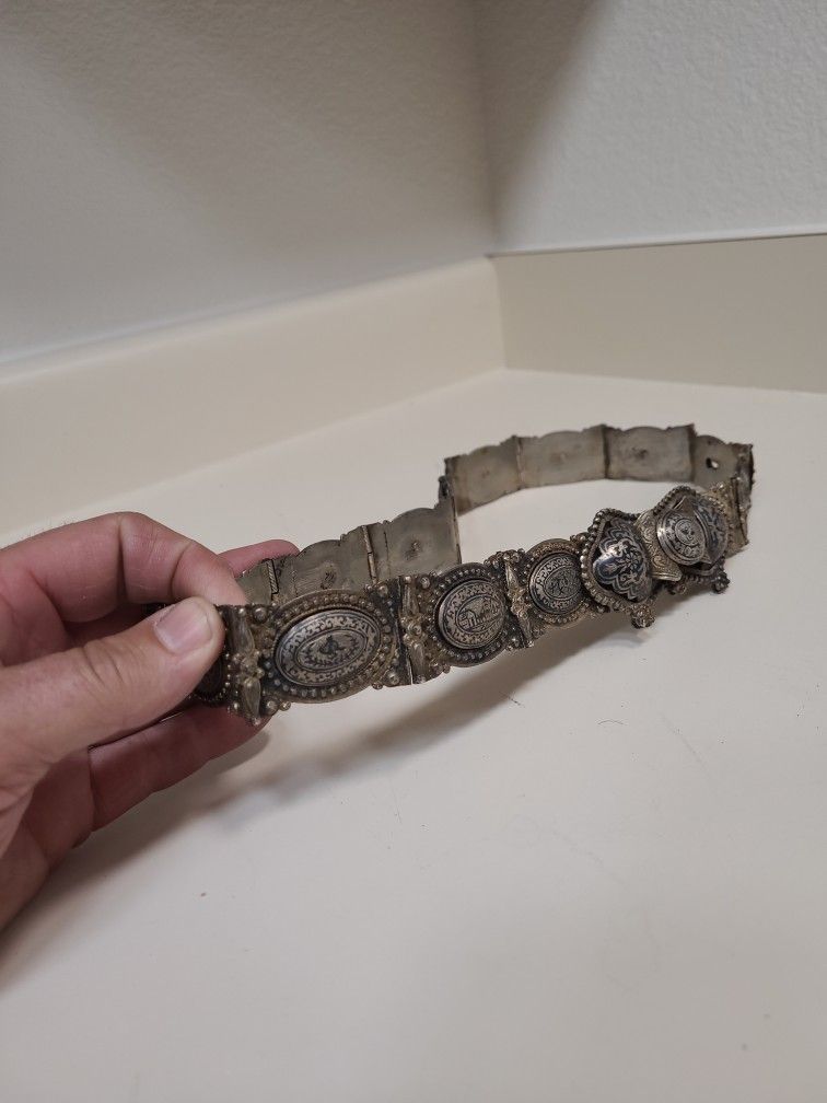 Silver Metal Belt HELP please Age ?