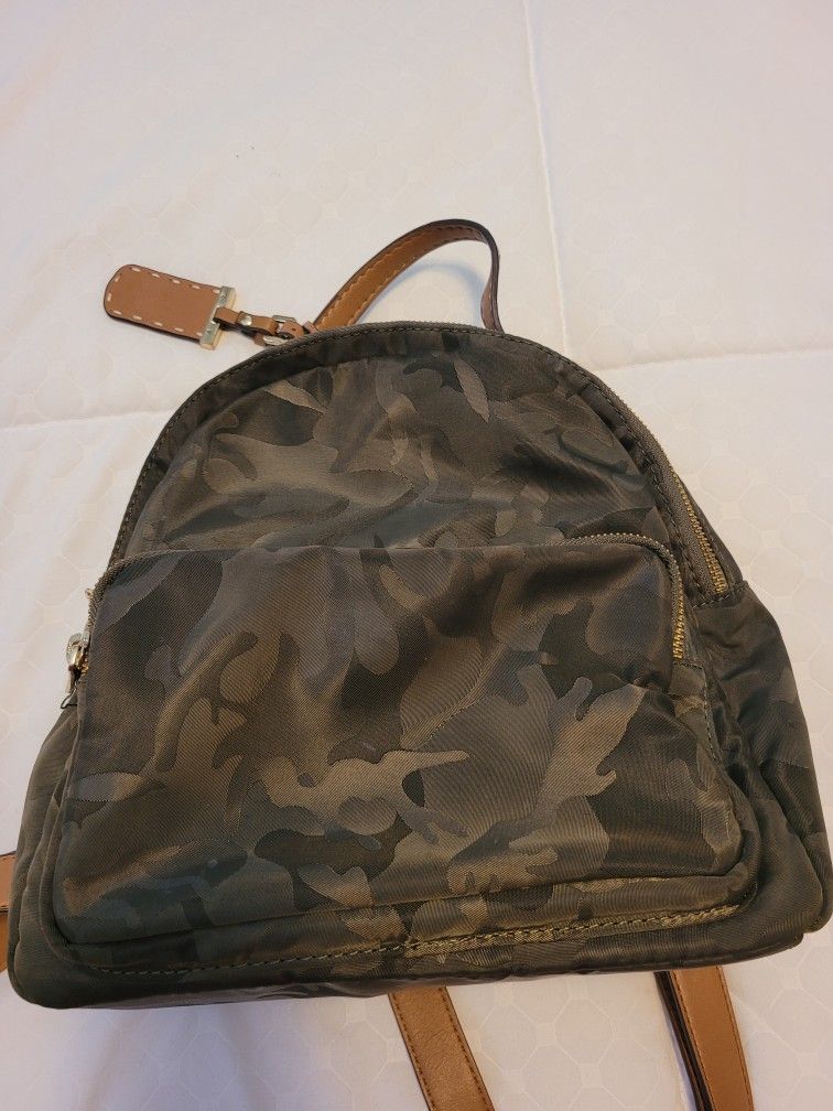 Green Tommy Backpack
