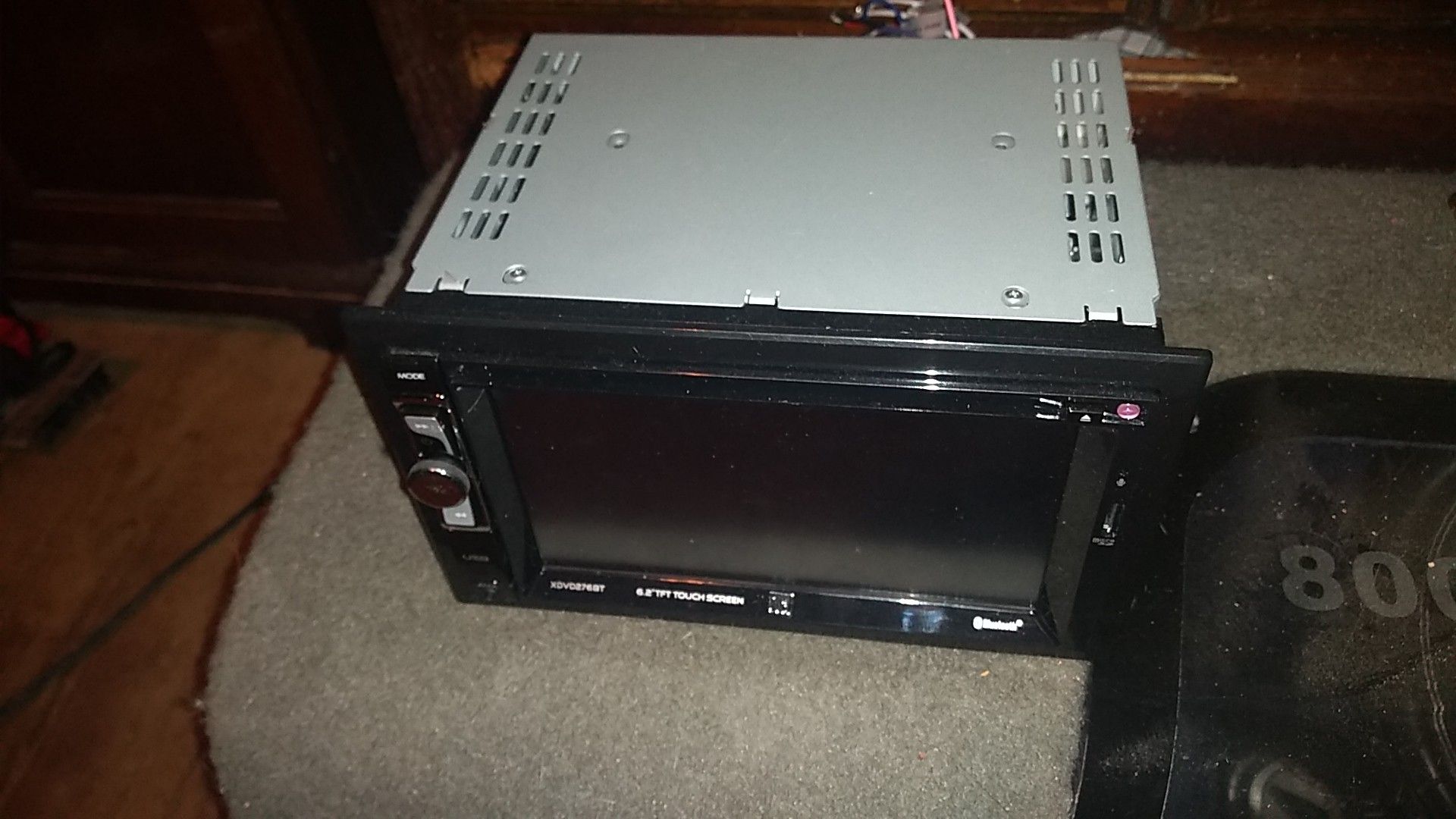 Touch screen radio and amp and 2 12 inch kickers