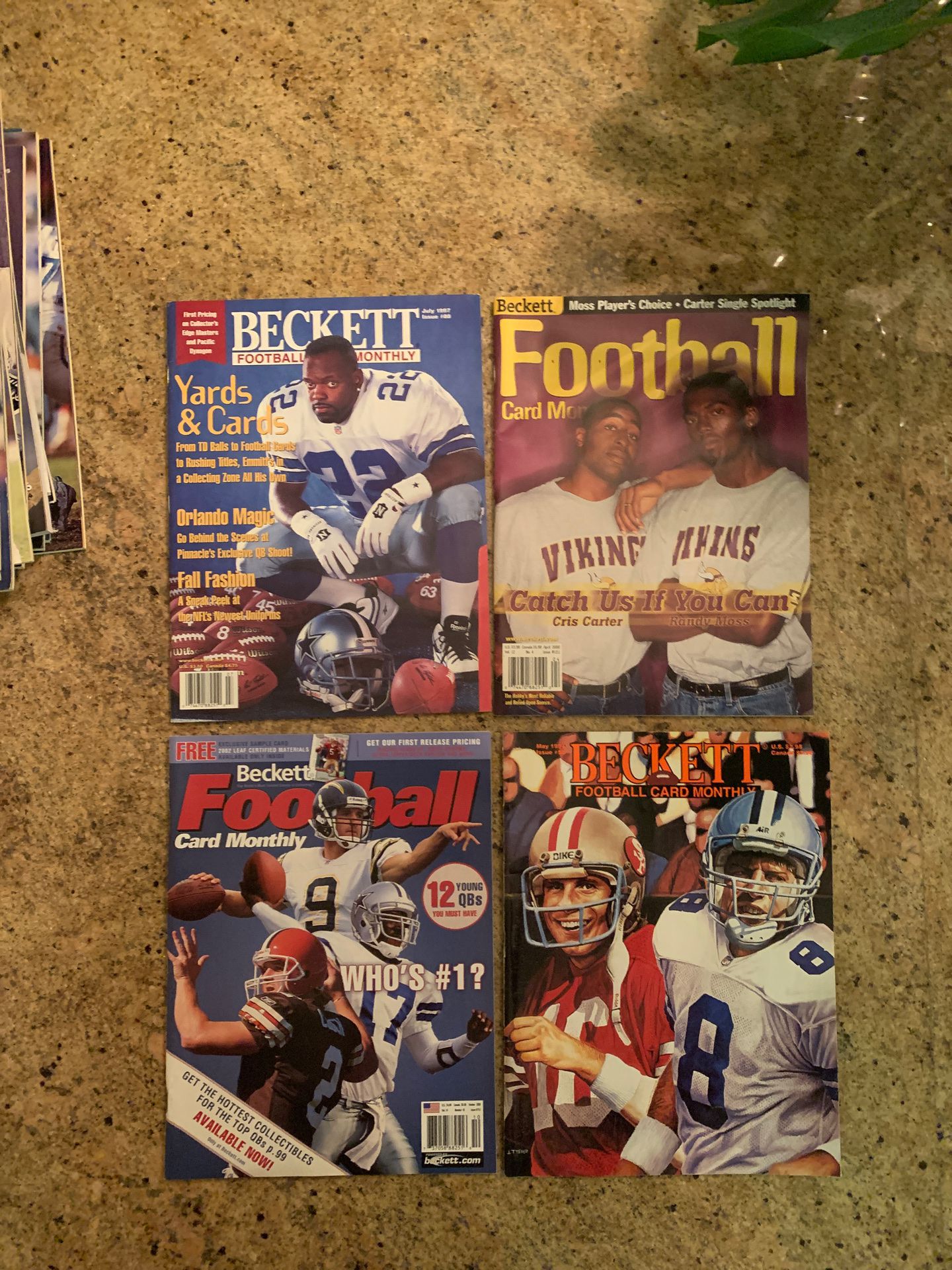 (21) different Beckett Monthly Football Card Magazines 1991 +