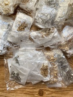 Jewelry Lot Over 200 Pieces Thumbnail