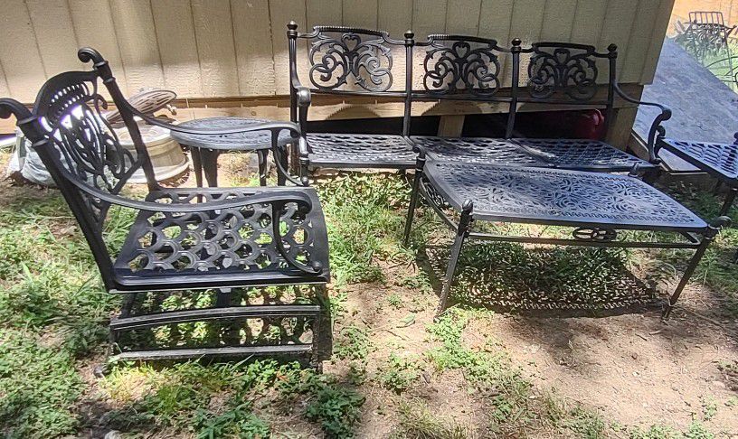 6 PC. Hanamint ,Iron,  1 Large Sofa , 2 Large Deep Rocking Chairs, With Cushions, And 3 Tables, All Set Really Heavy And Sturdy, In Excellent Cond 