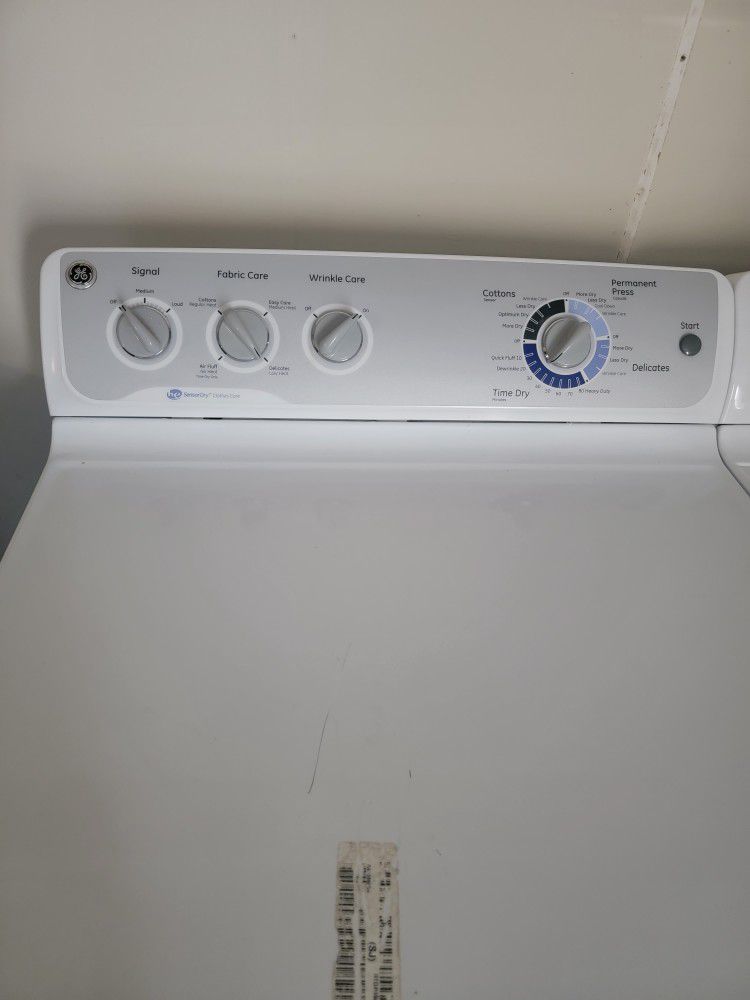 GE 4.5cuWasher And 7.2 Cu Dryer System 