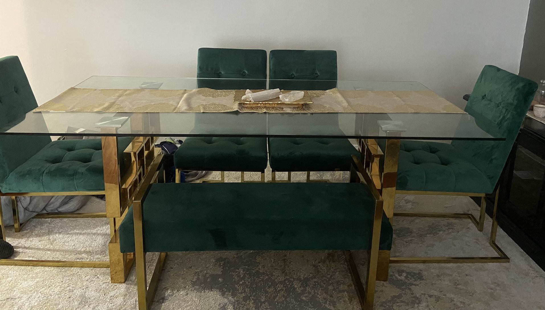 6 Chairs Luxury Dining Table Totally Brand New/ No Damage