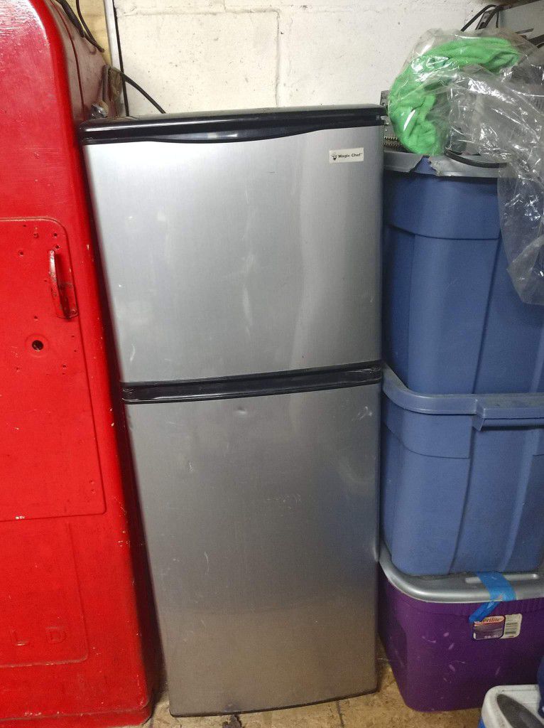 Mini Refrigerator / Freezer