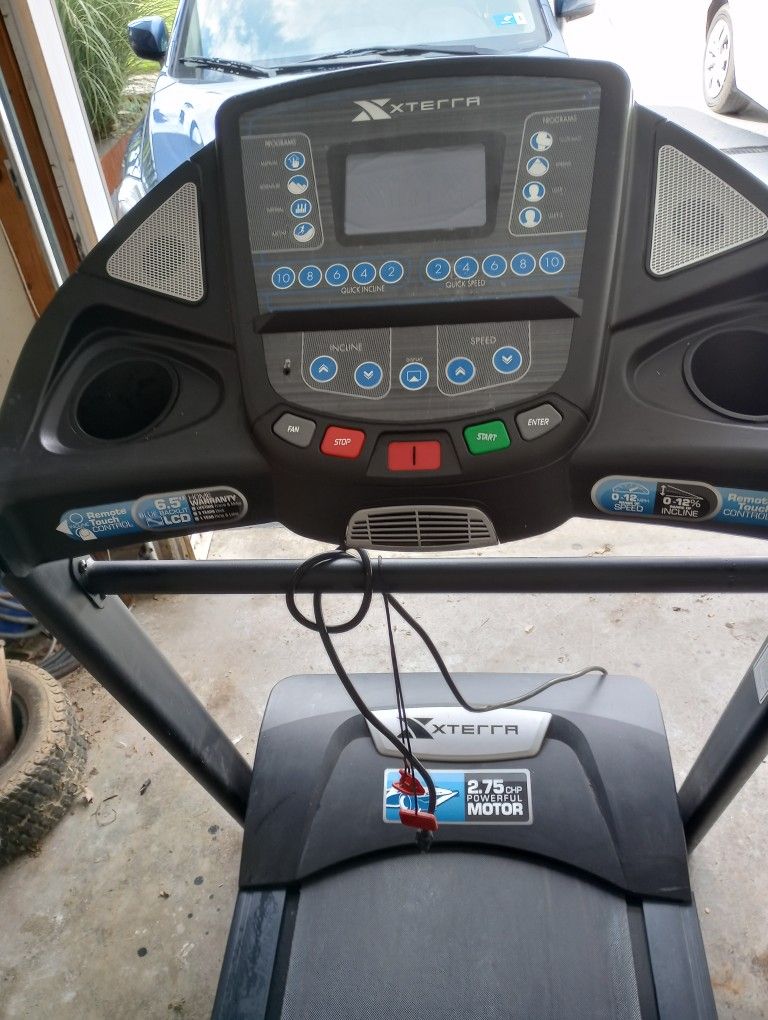 XTERRA TR600 Treadmill With Speakers And Fan
