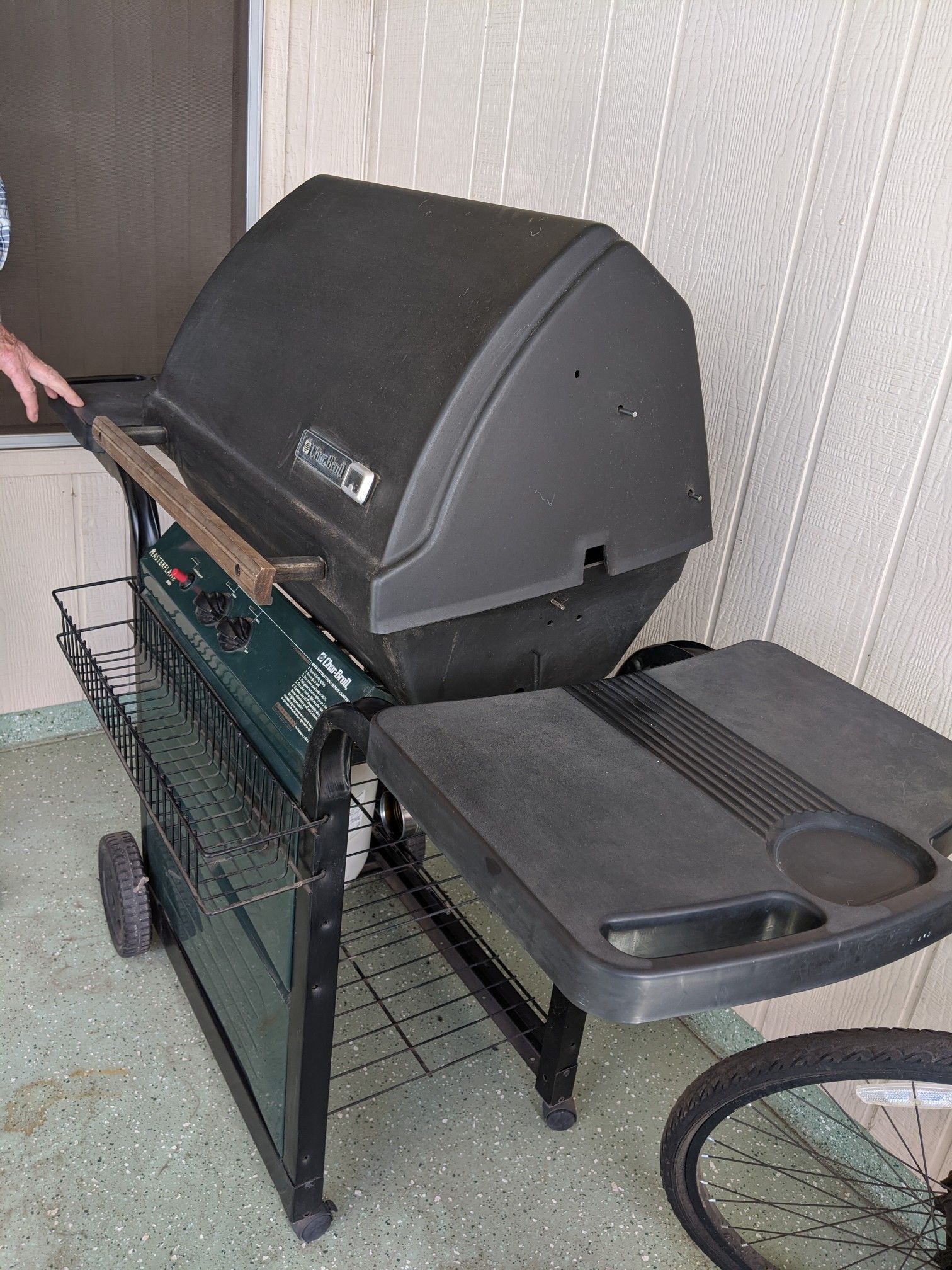 Charbroil Master Flame 8000 Barbecue Grill for Sale in Sun City, AZ