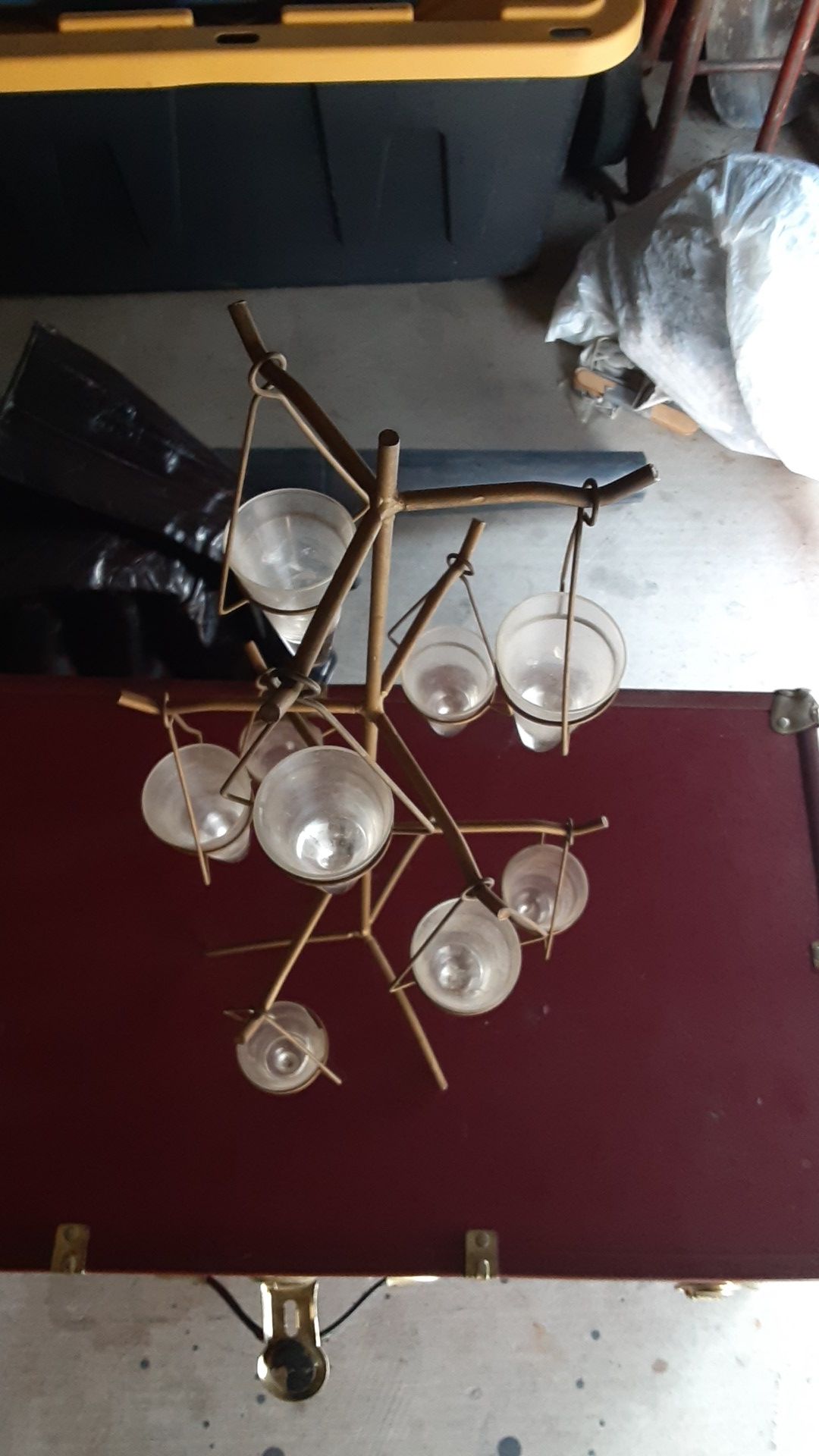 Candle holder with glass tealight